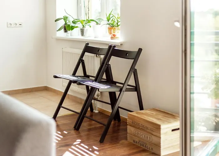 #Stayhere - Spacious & Bright 1Bdr Apartment Shopping District