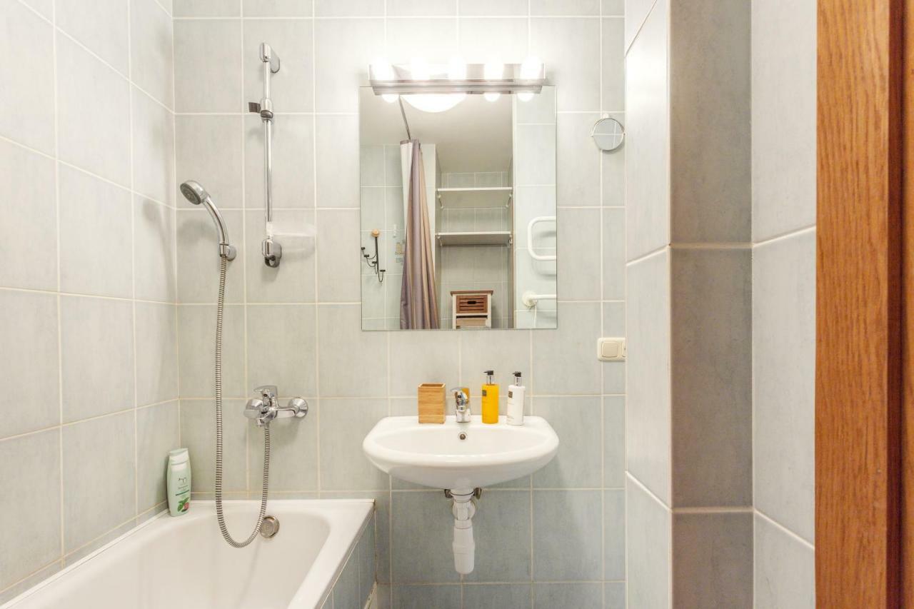 #stayhere - Spacious & Bright 1bdr Shopping District Appartamento