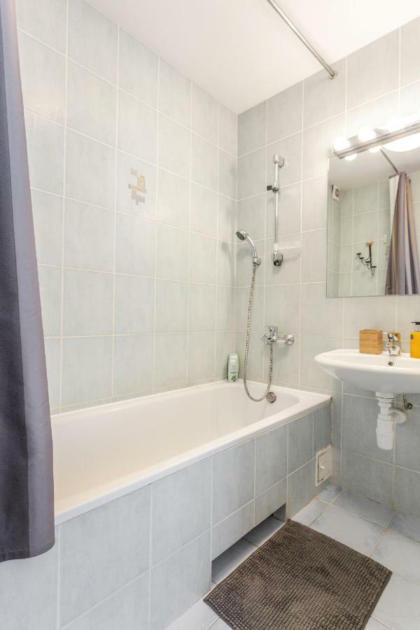 #stayhere - Spacious & Bright 1bdr Shopping District Appartamento *
